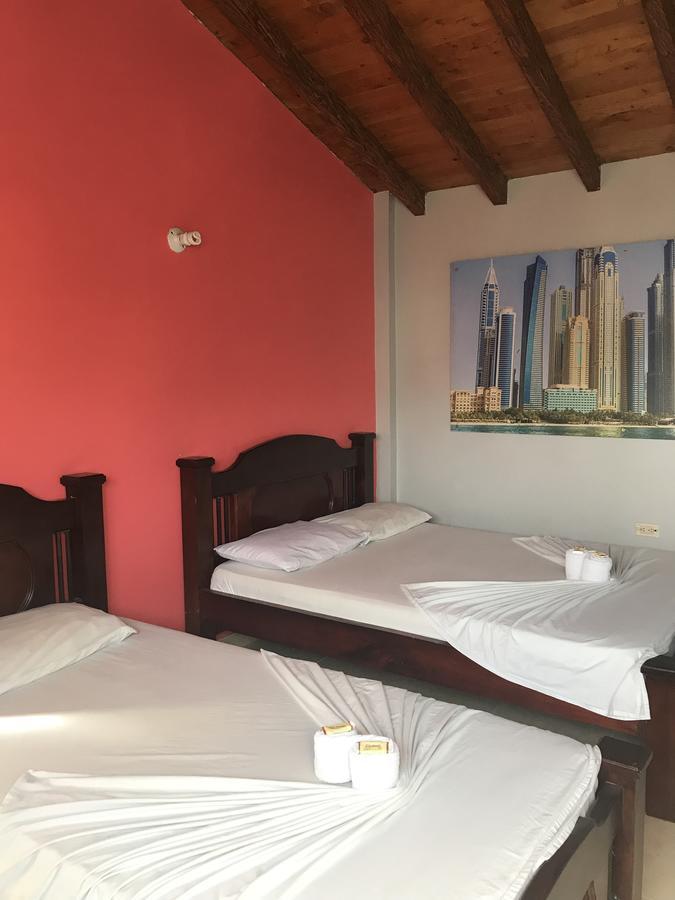 Hotel Calipso מרינייה מראה חיצוני תמונה
