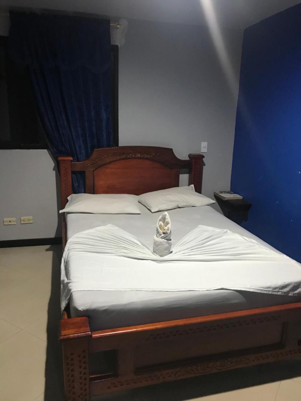 Hotel Calipso מרינייה מראה חיצוני תמונה