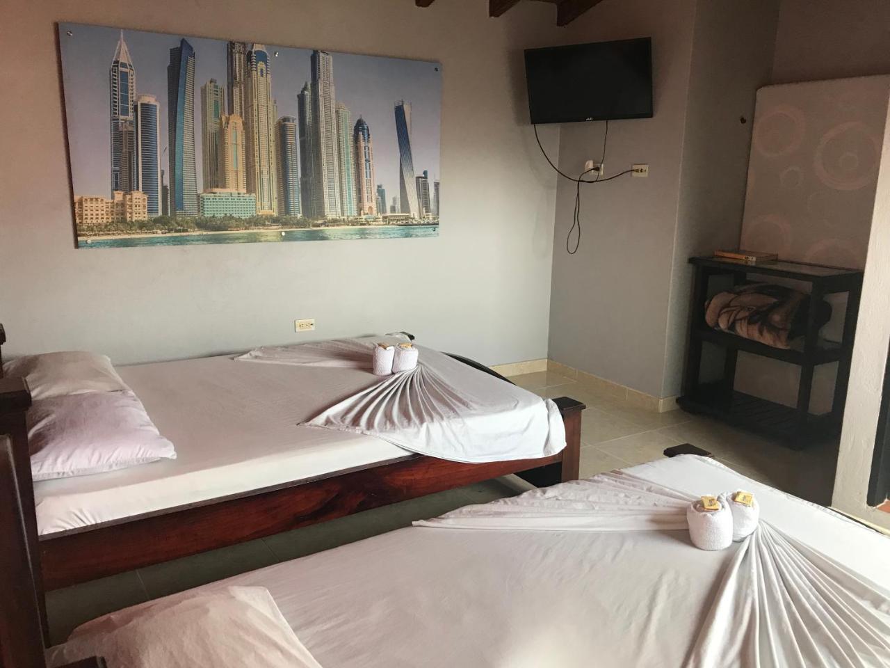 Hotel Calipso מרינייה מראה חיצוני תמונה