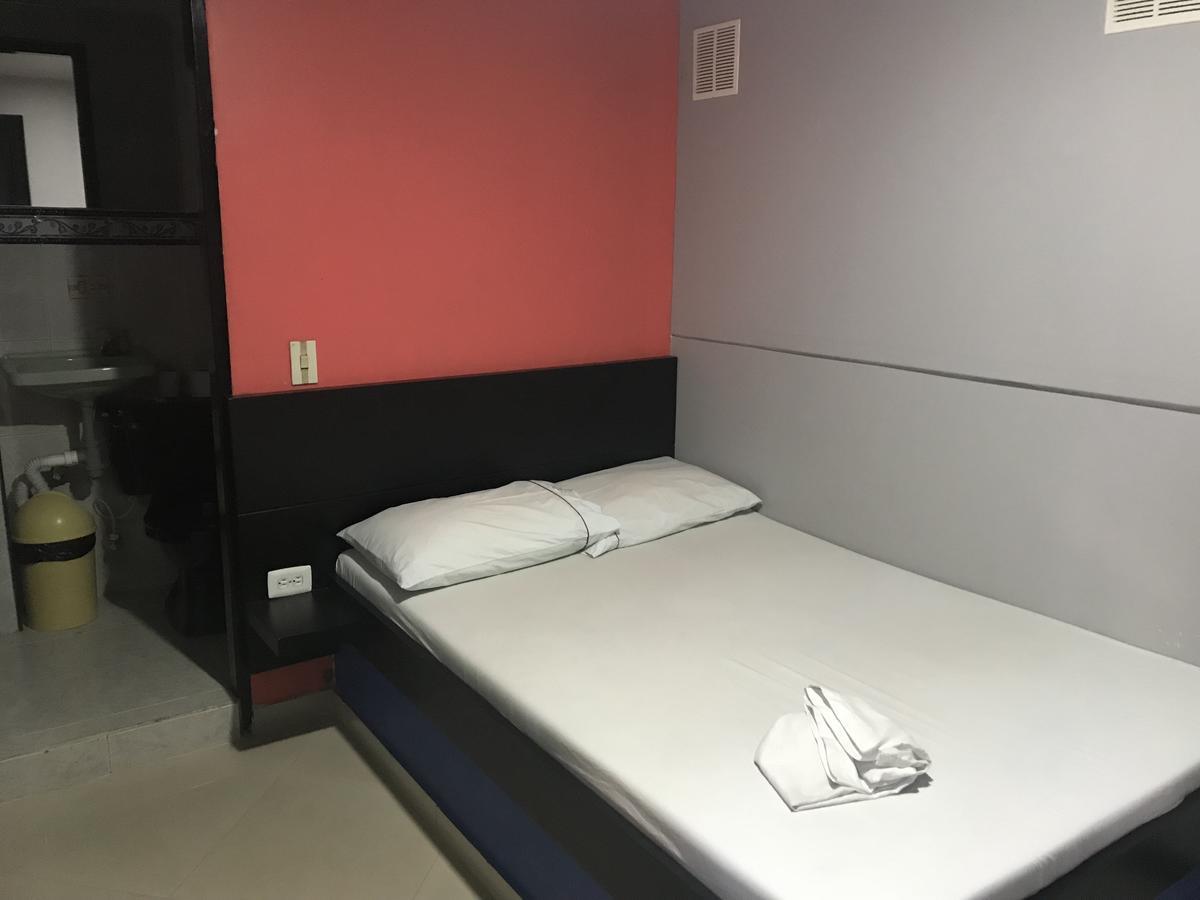Hotel Calipso מרינייה מראה חיצוני תמונה