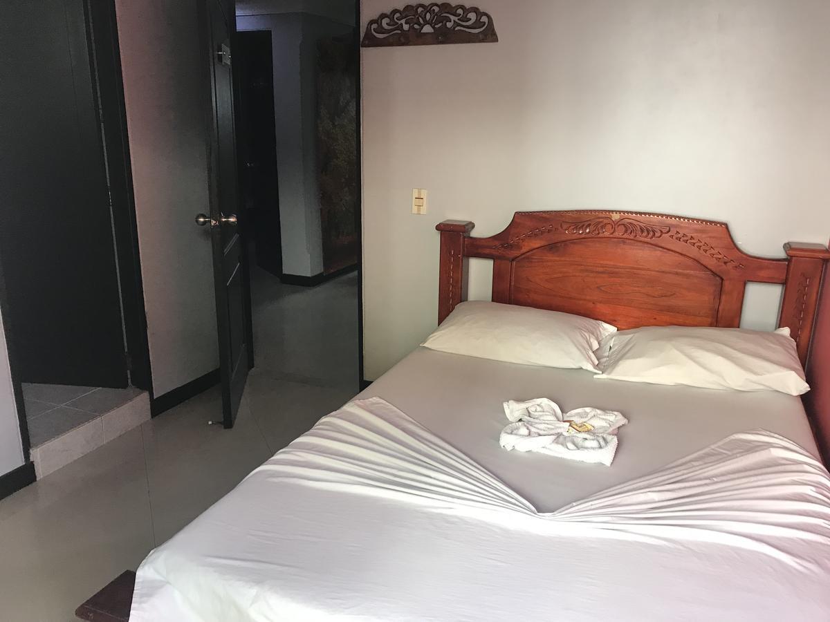 Hotel Calipso מרינייה מראה חיצוני תמונה