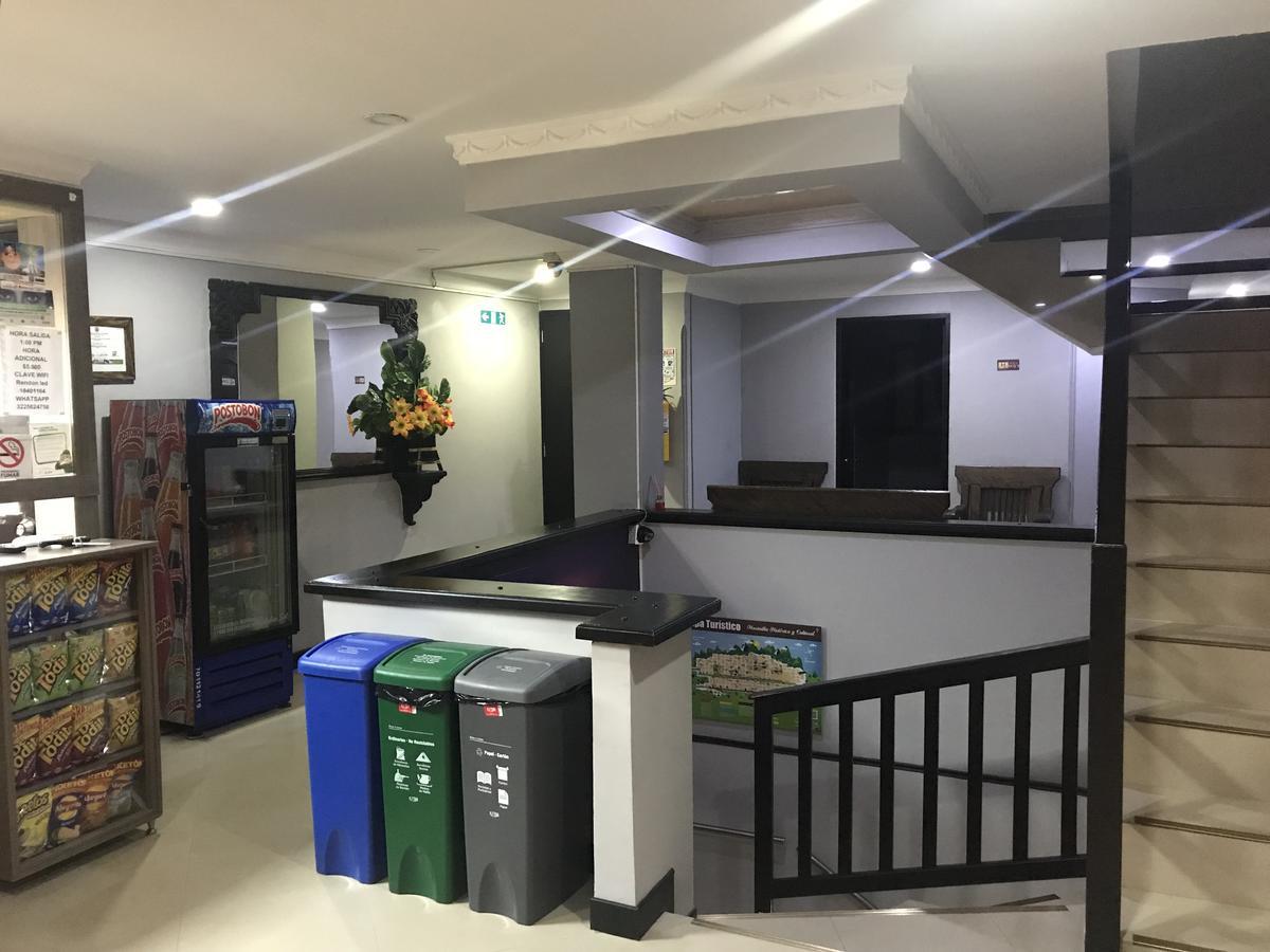 Hotel Calipso מרינייה מראה חיצוני תמונה
